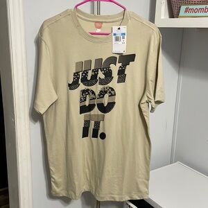 Nike Tan Short Sleeve Shirt Size M